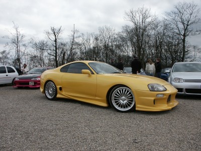 Toyota Supra Yellow Side : click to zoom picture.